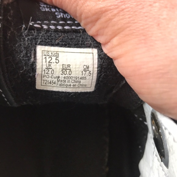 Vans Hi Tops with Shark design size 12.5 kids - Picture 6 of 7